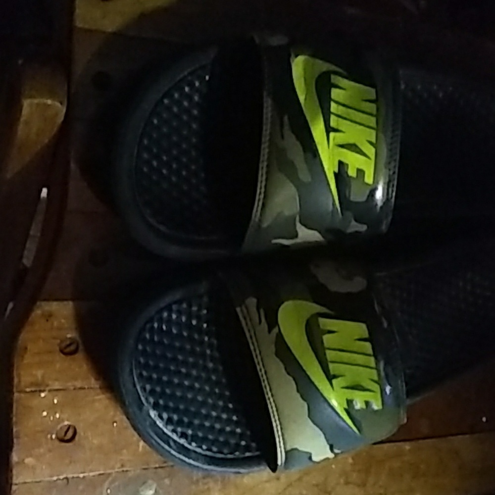 Nike flip flops